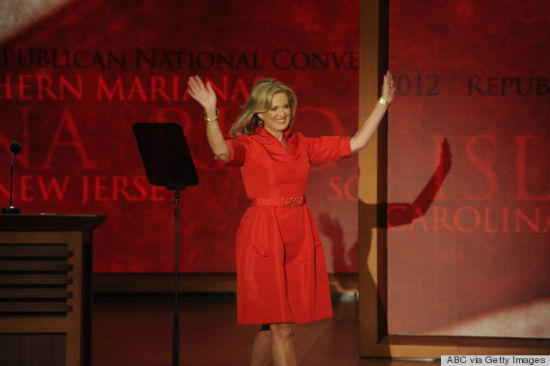 罗姆尼妻子出席Republican National Convention大会时身穿的红色礼服