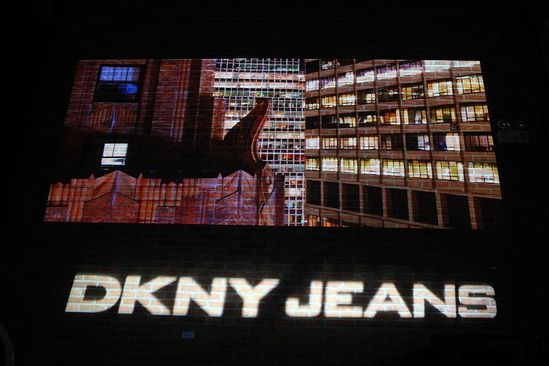 贺军翔为DKNY JEANS登台走秀