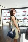 品牌好友，著名影星王珞丹小姐展示Michael Kors最新GREENWICH系列手袋